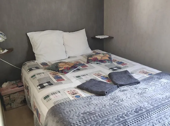 홈스테이 D'hotes Natacha Et Franck Labastide-Rouairoux